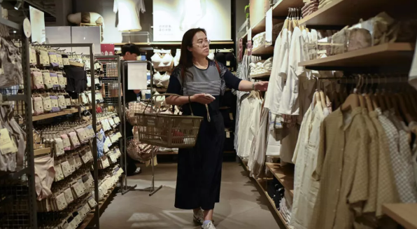 China: Retail sales of textiles and garments decline YoY in August